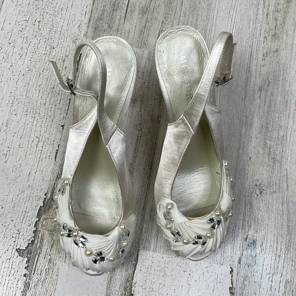 Menbur Cathy bridal slingback heels - 36 EU/ 6 US - Picture 3 of 12